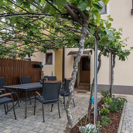 App Prodan Umag Buitenkant foto