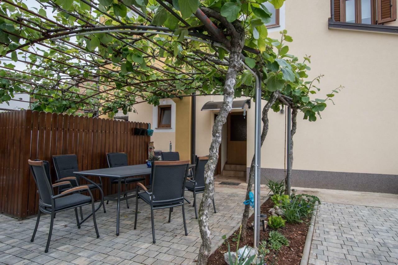 App Prodan Umag Buitenkant foto